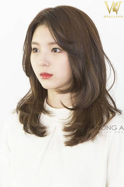 Mẫu tóc layer nữ uốn phong cách Hàn Quốc