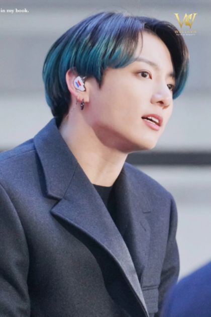 Tóc JungKook xanh cực đẹp 