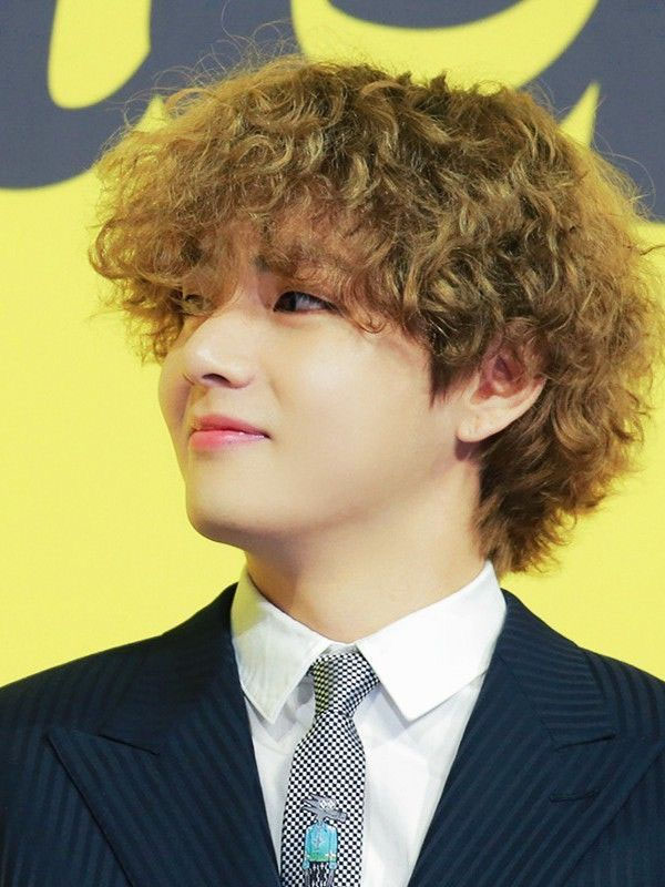 11+ V BTS tóc xoăn #Hot trendy #Thời thượng Đáng yêu thư sinh