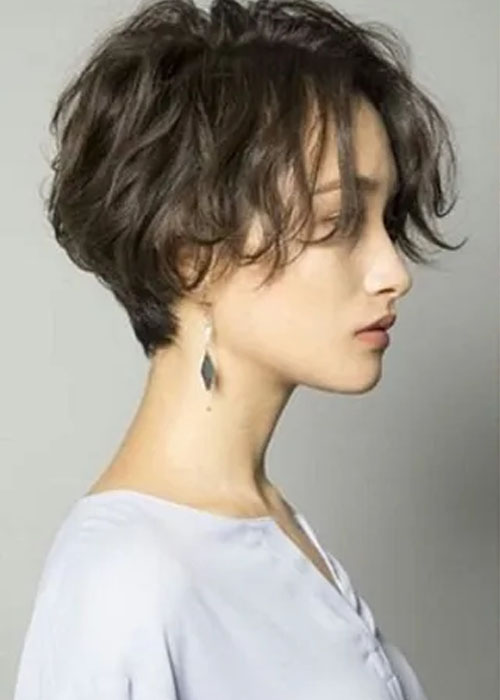 Hé lộ 15+ Mẫu tóc tém đẹp cho nữ - Hội chị em đang phát cuồng Kiểu tóc tém uốn xoăn nhẹ