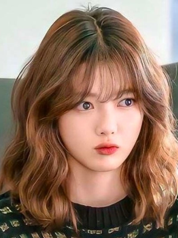 21+ Mẫu uốn sóng nước được Idol Kpop yêu thích nhất 2023 Kiểu tóc uốn sóng nước ngang vai
