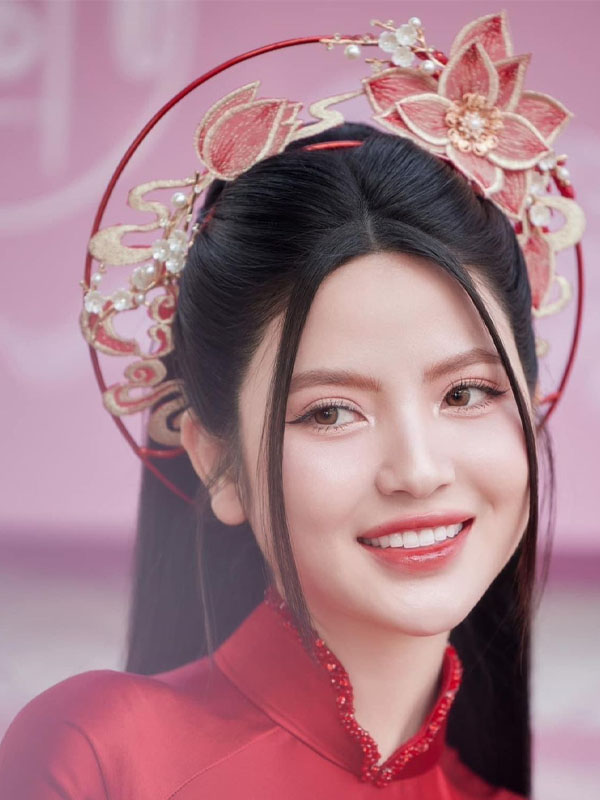 Top 11 Kiểu tóc cô dâu ăn hỏi Hot trend cho nàng ngày trọng đại Kiểu tóc xõa cho cô dâu