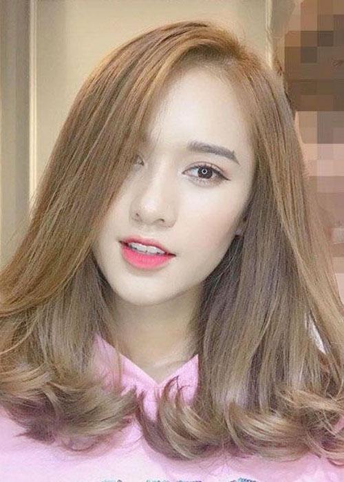 Giao mùa ấn tượng với 9+ Mẫu tóc màu nâu caramel ngọt ngào Màu tóc nâu vàng caramel dành cho tóc ngang vai mái lệch