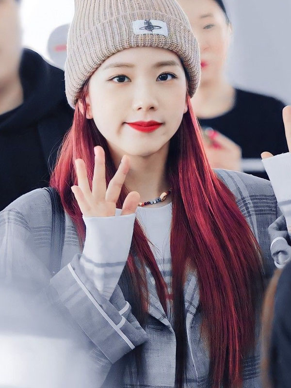 12+ Kiểu Jisoo tóc đỏ đốn tìm người hâm mộ Nhuộm tóc đỏ Jisoo kết hợp mũ