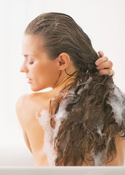 Cách gội đầu sau khi uốn tóc để giữ nếp lâu dài mà đơn giản Sau khi uốn tóc mấy ngày thì gội đầu