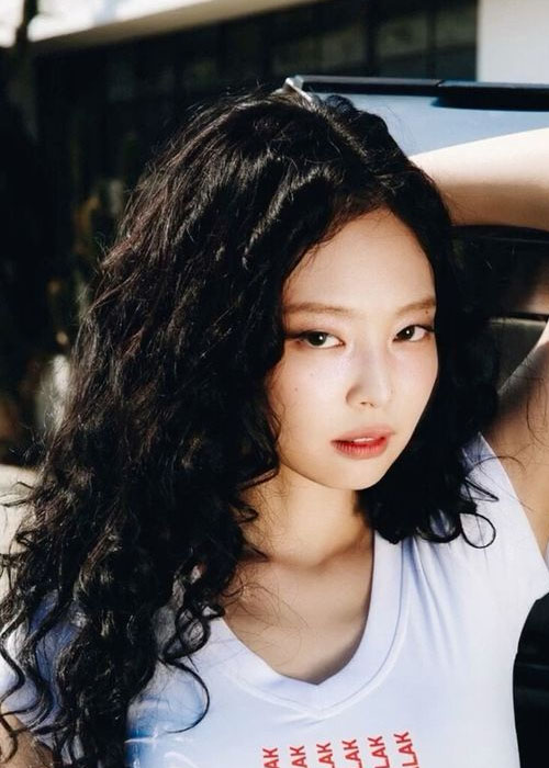 Bỏ túi 10+ Kiểu tóc tỉa layer Jennie - F5 bản thân mới mẻ Tóc Jennie xoăn xù mì nổi loạn