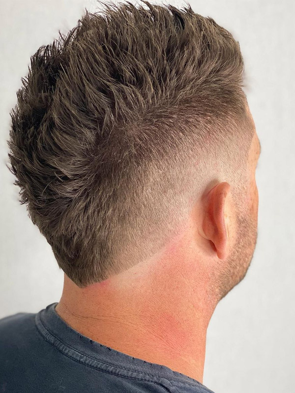 Giải đáp thắc mắc: Kiểu tóc mohican phù hợp với khuôn mặt nào? Tóc mohican hot trend