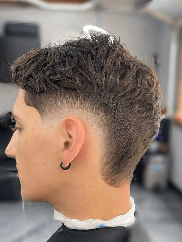 Giải đáp thắc mắc: Kiểu tóc mohican phù hợp với khuôn mặt nào? Tóc mohican không vuốt