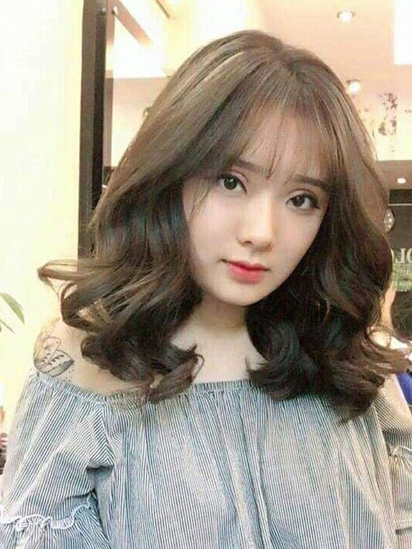 Tổng hợp 99+ kiểu tóc phù hợp với khuôn mặt dài và to HOT NHẤT Tóc ngang vai gợn sóng