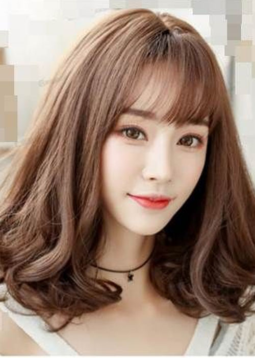 Gợi ý 15+ Kiểu tóc uốn mái thưa đẹp hút hồn không thể chối từ Tóc uốn ngang vai