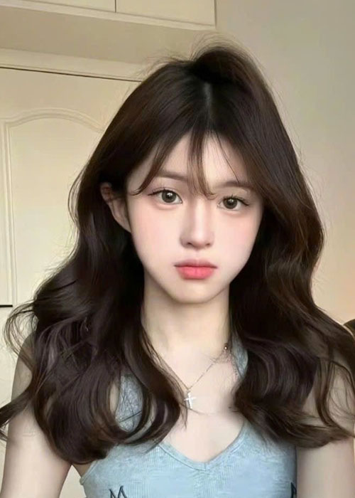 Gợi ý 15+ Kiểu tóc uốn mái thưa đẹp hút hồn không thể chối từ Tóc xoăn sóng nhẹ