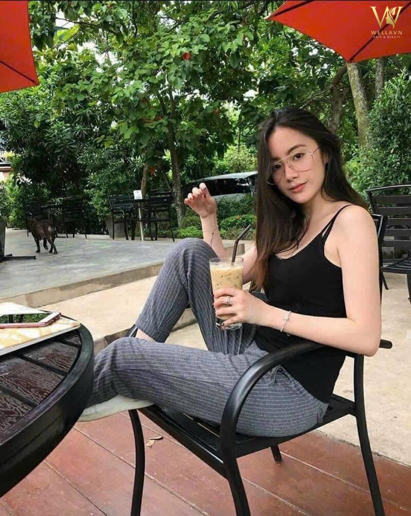 ảnh gái đeo kính