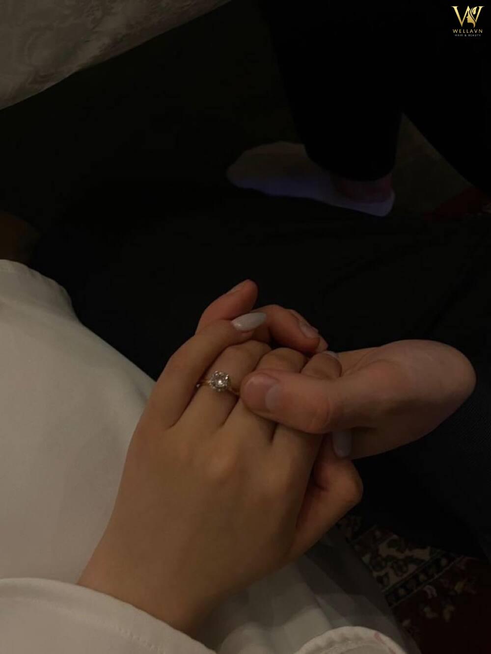 ảnh nắm tay người yêu
