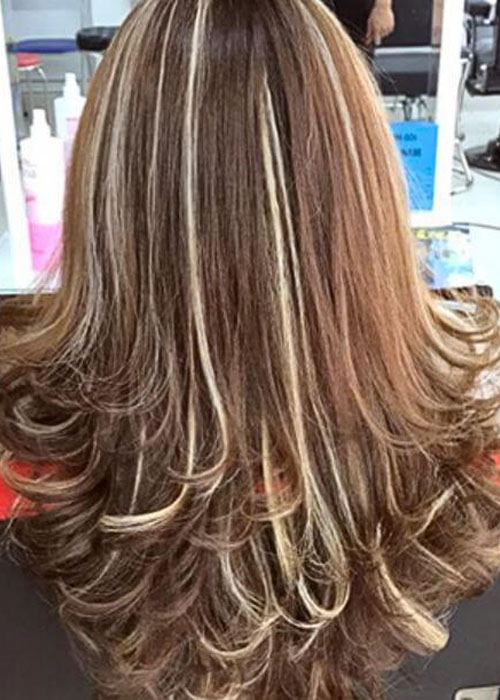 9+ Kiểu nhuộm màu vàng hạt dẻ cực ngầu dẫn đầu xu hướng Mẫu màu tóc nâu hạt dẻ highlight vàng