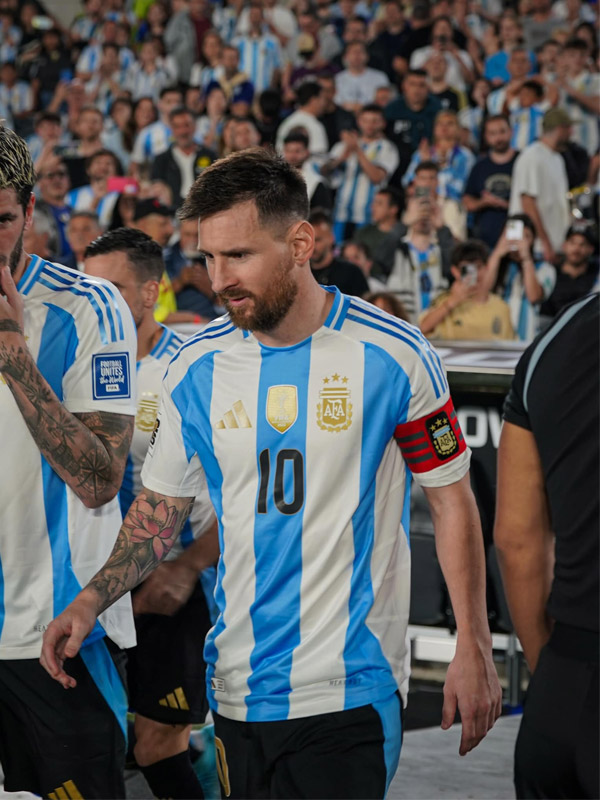 Tổng hợp các kiểu tóc xu hướng của Leo Messi hot được ưa chuộng nhất Kiểu tóc Messi ngầu