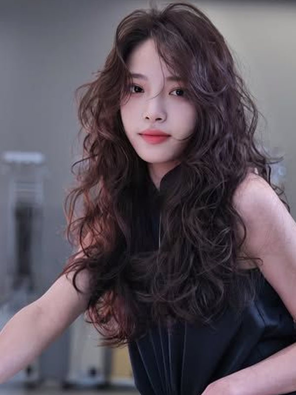Top 34 Kiểu tóc xoăn mì tôm thịnh hành không bao giờ lỗi mốt Kiểu tóc mì tôm kết hợp uốn sóng lơi