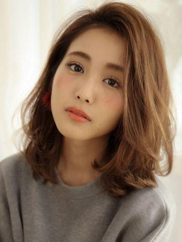 Đẹp mê ly với 22 Kiểu tóc uốn ngang vai thịnh hành cho phái đẹp Kiểu tóc ngắn ngang vai uốn đuôi xoăn nhẹ
