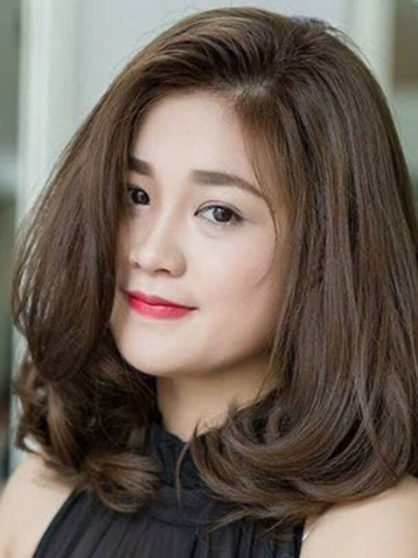 Đẹp mê ly với 22 Kiểu tóc uốn ngang vai thịnh hành cho phái đẹp Kiểu tóc nữ uốn ngang vai đuôi