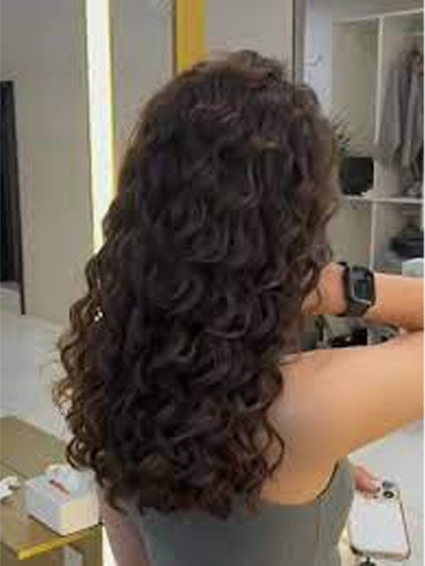 Hút hồn với 33+ Mẫu tóc uốn xoăn lọn nhỏ dẫn đầu xu hướng Tóc uốn lọn nhỏ mái xù mì