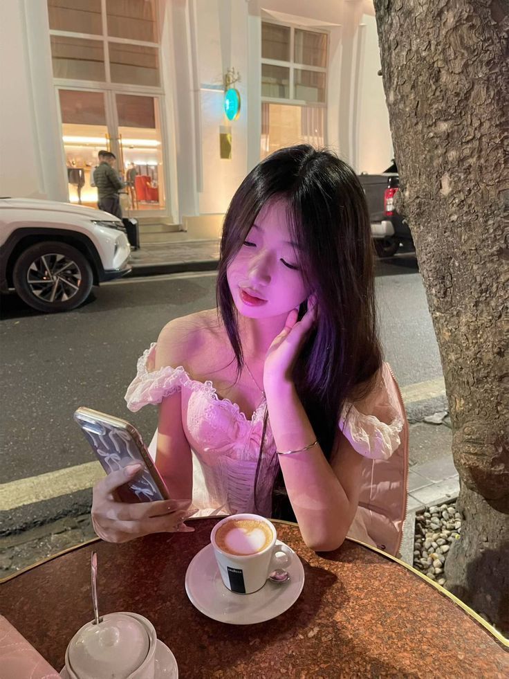 ảnh gái uống trà sữa