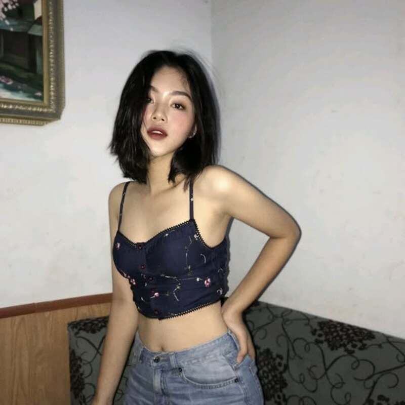 ảnh gái áo 2 dây