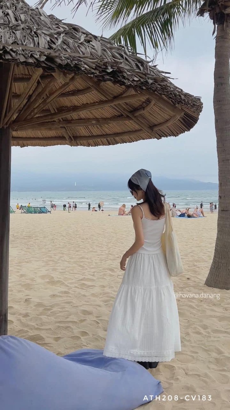 gái xinh mặc áo 2 dây