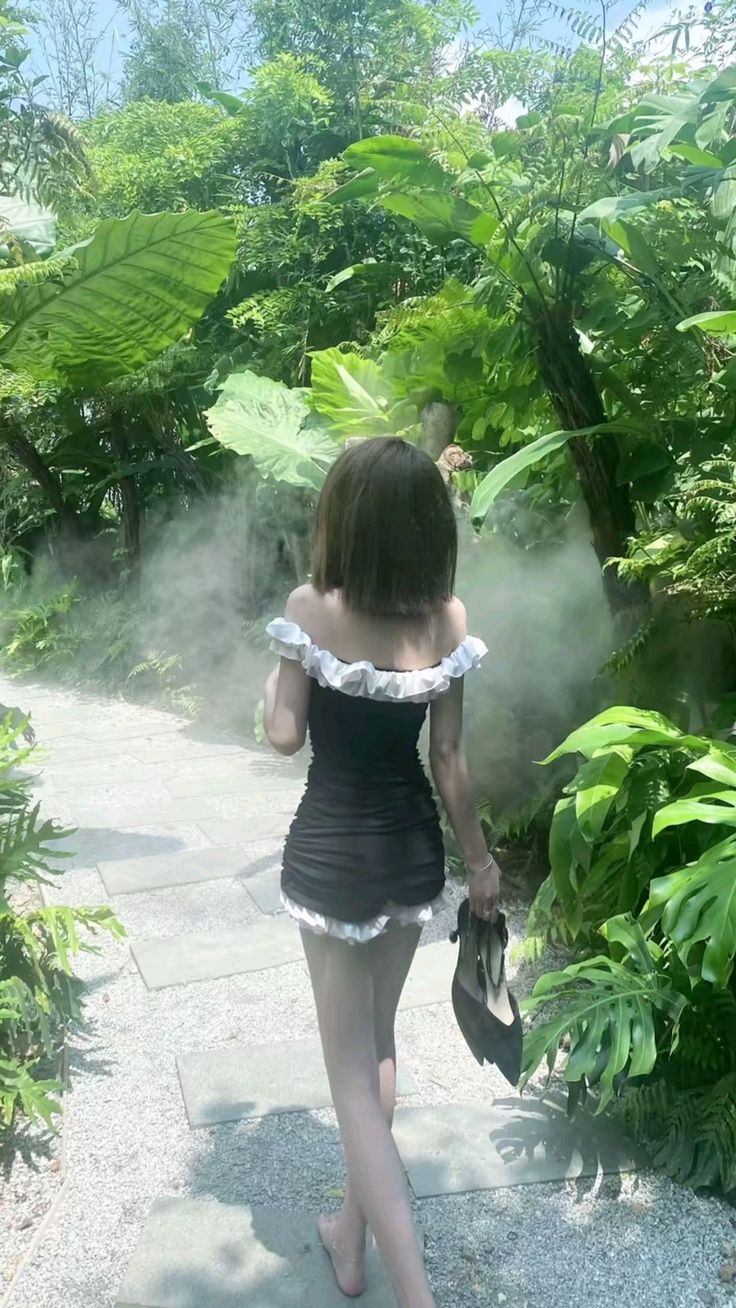 ảnh tóc ngắn che mặt