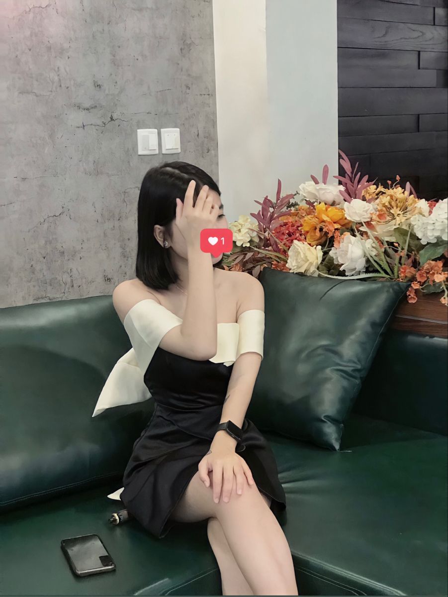 ảnh tóc ngắn che mặt