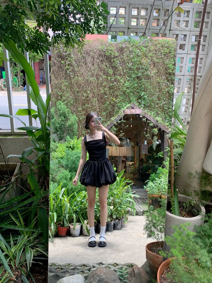 gái đẹp tóc ngắn che mặt