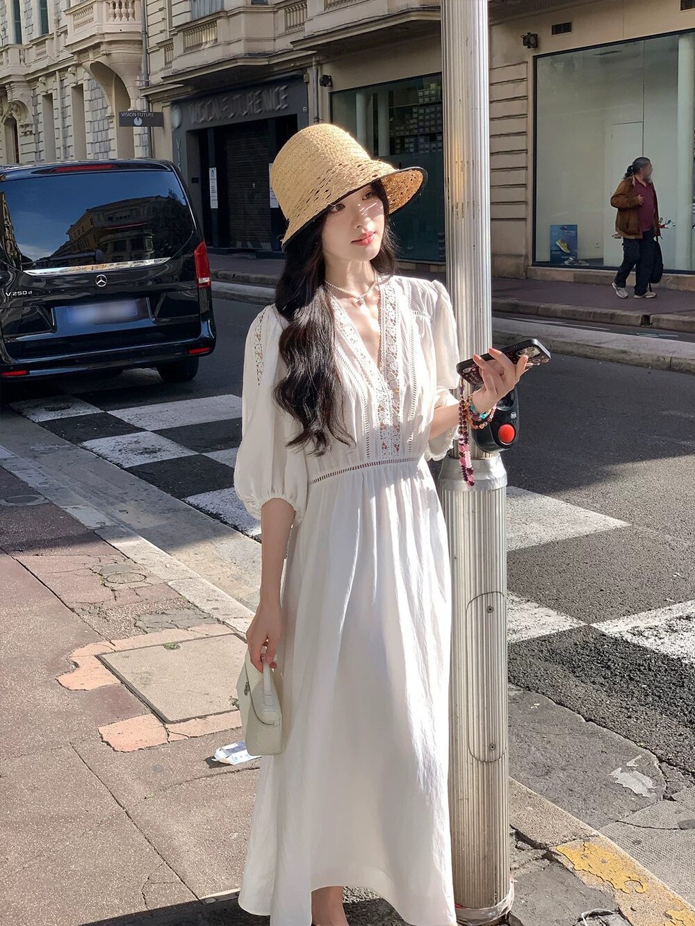 gái mặc váy trắng