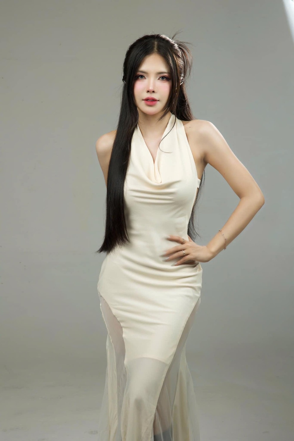 ảnh gái xinh mặc váy trắng