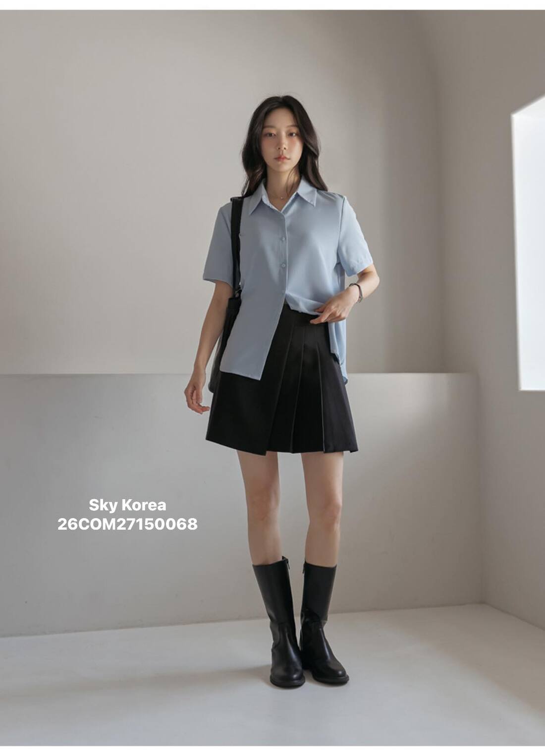 gái xinh mặc váy xếp ly ngắn