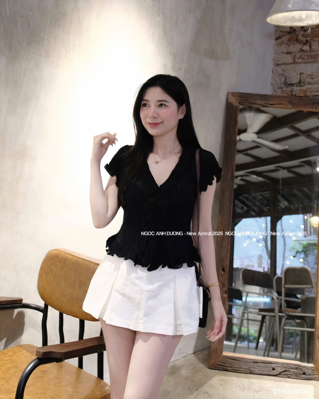 ảnh gái xinh mặc váy xếp ly ngắn