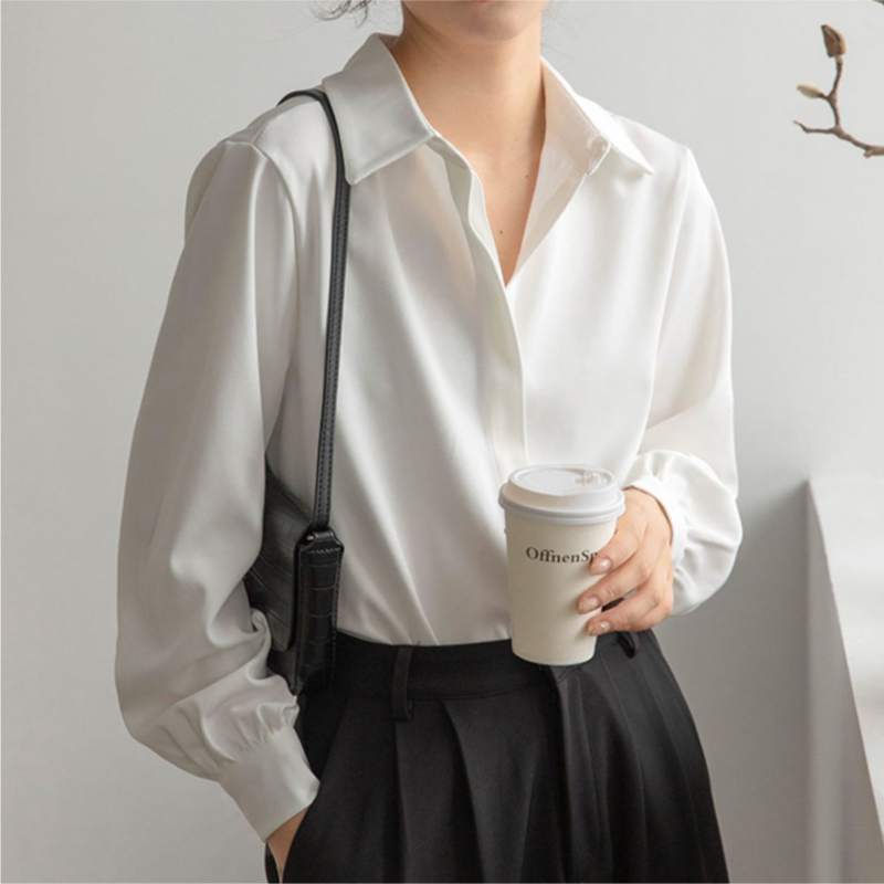 gái xinh mặc áo sơ mi trắng