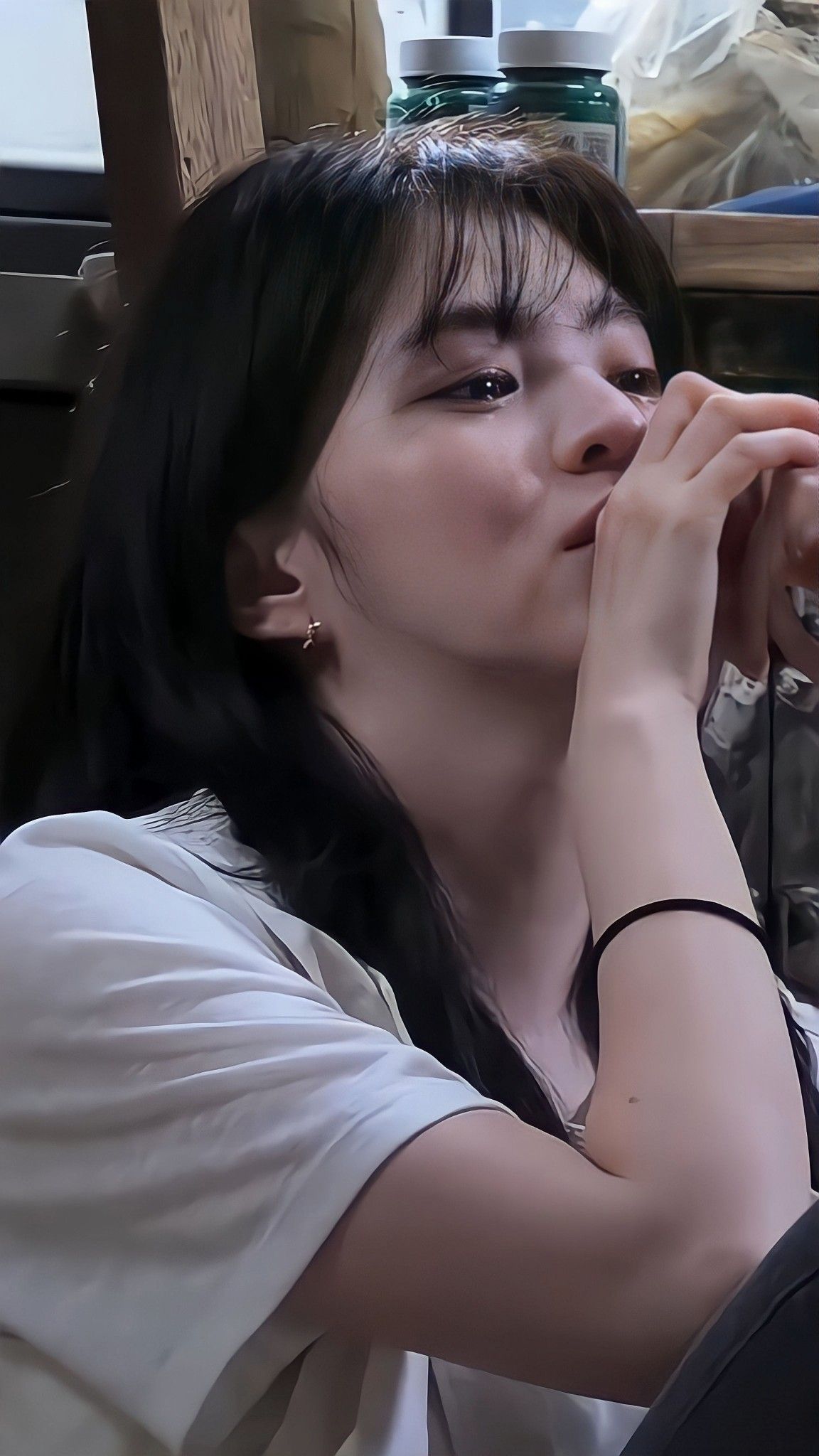 ảnh gái buồn khóc
