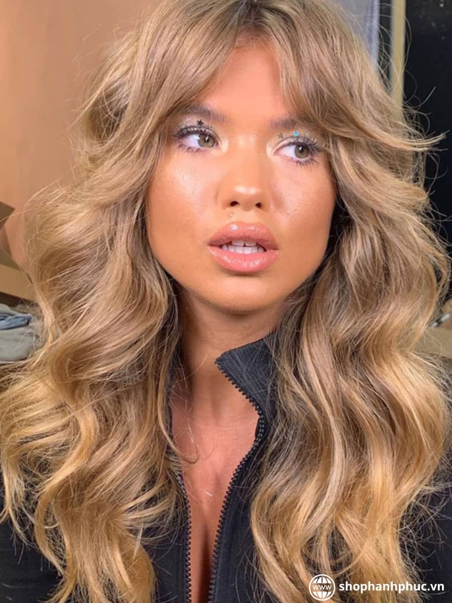 Farrah Fawcett Feathered Hair (phiên bản hiện đại)