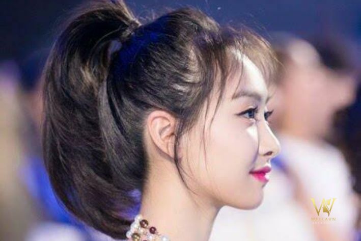 Kiểu buộc đuôi ngựa cao