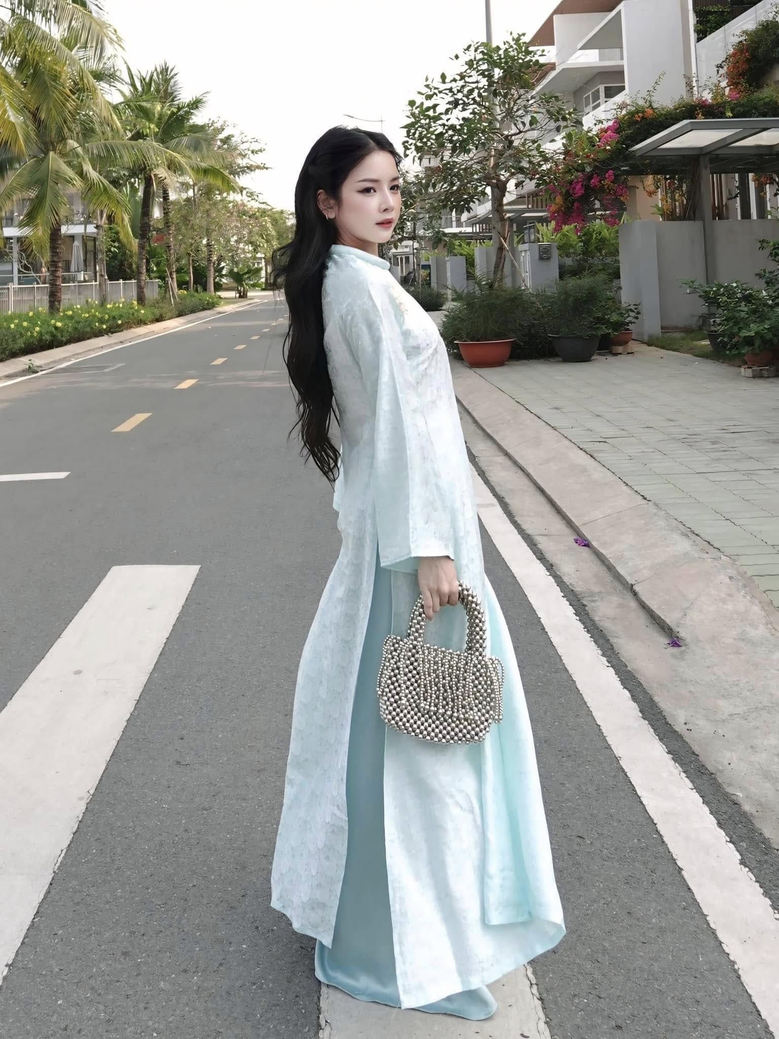 gái xinh mặc áo dài