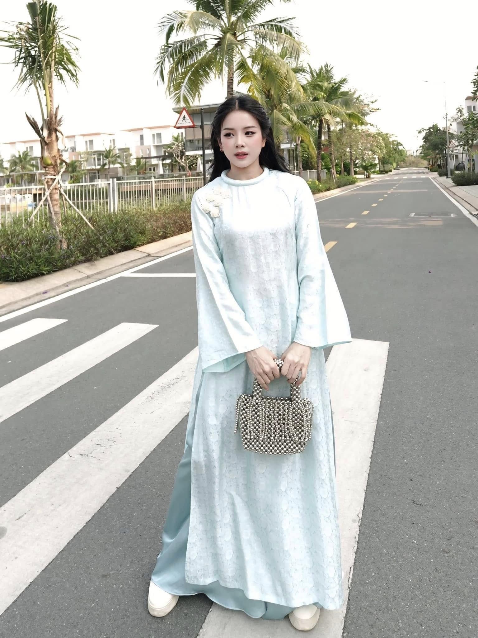 gái xinh mặc áo dài