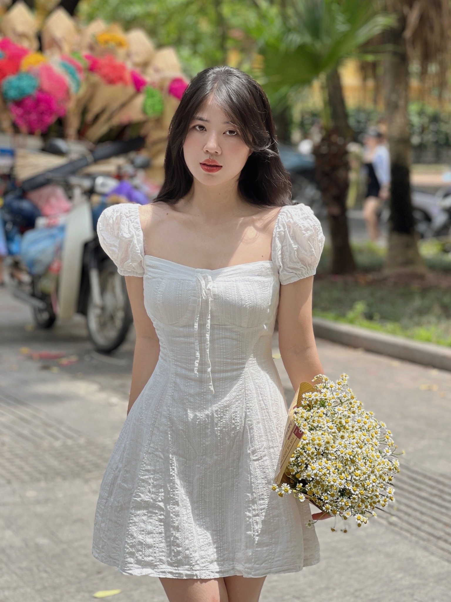 gái xinh mặc váy ngắn