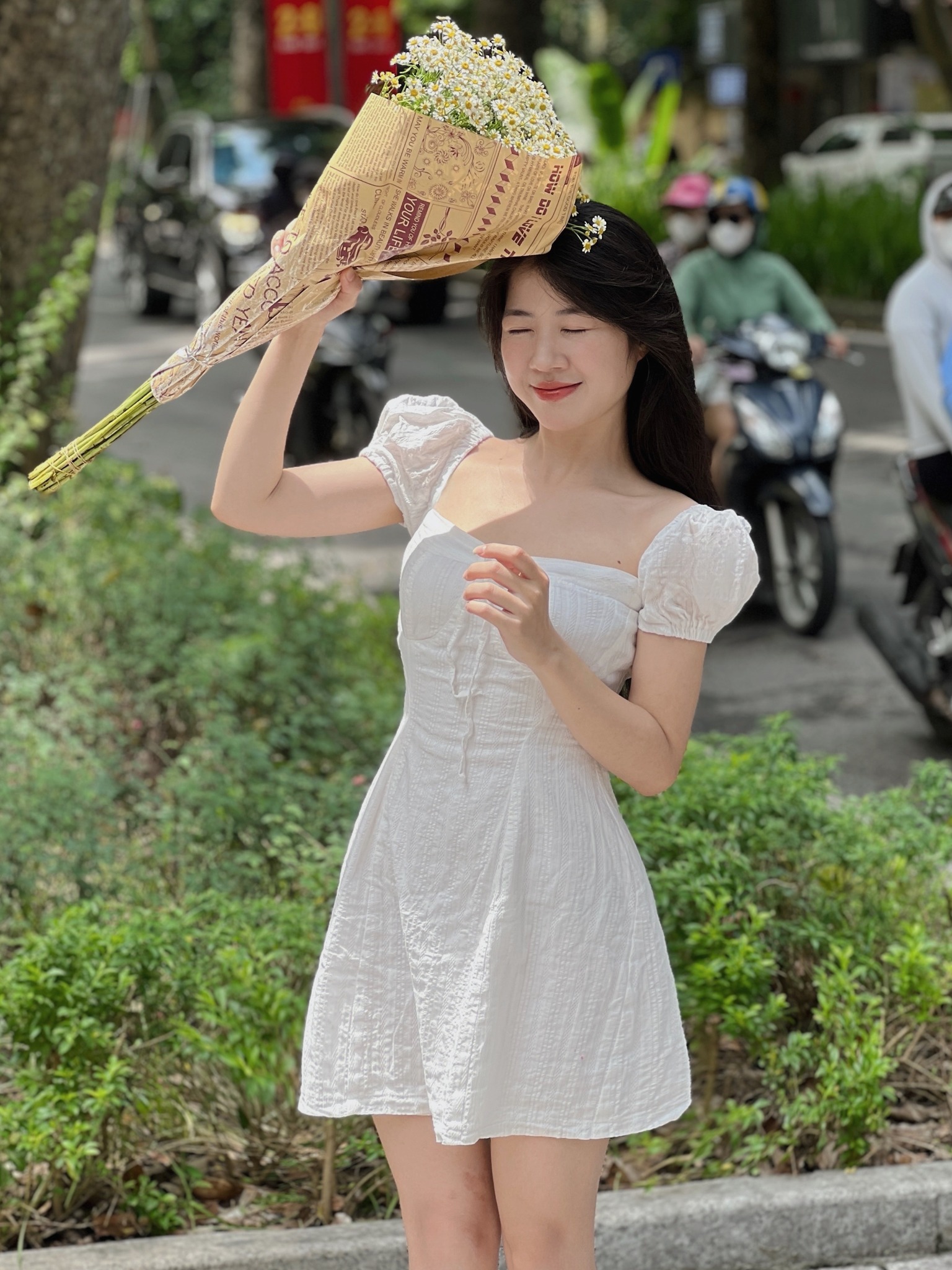 gái xinh mặc váy ngắn