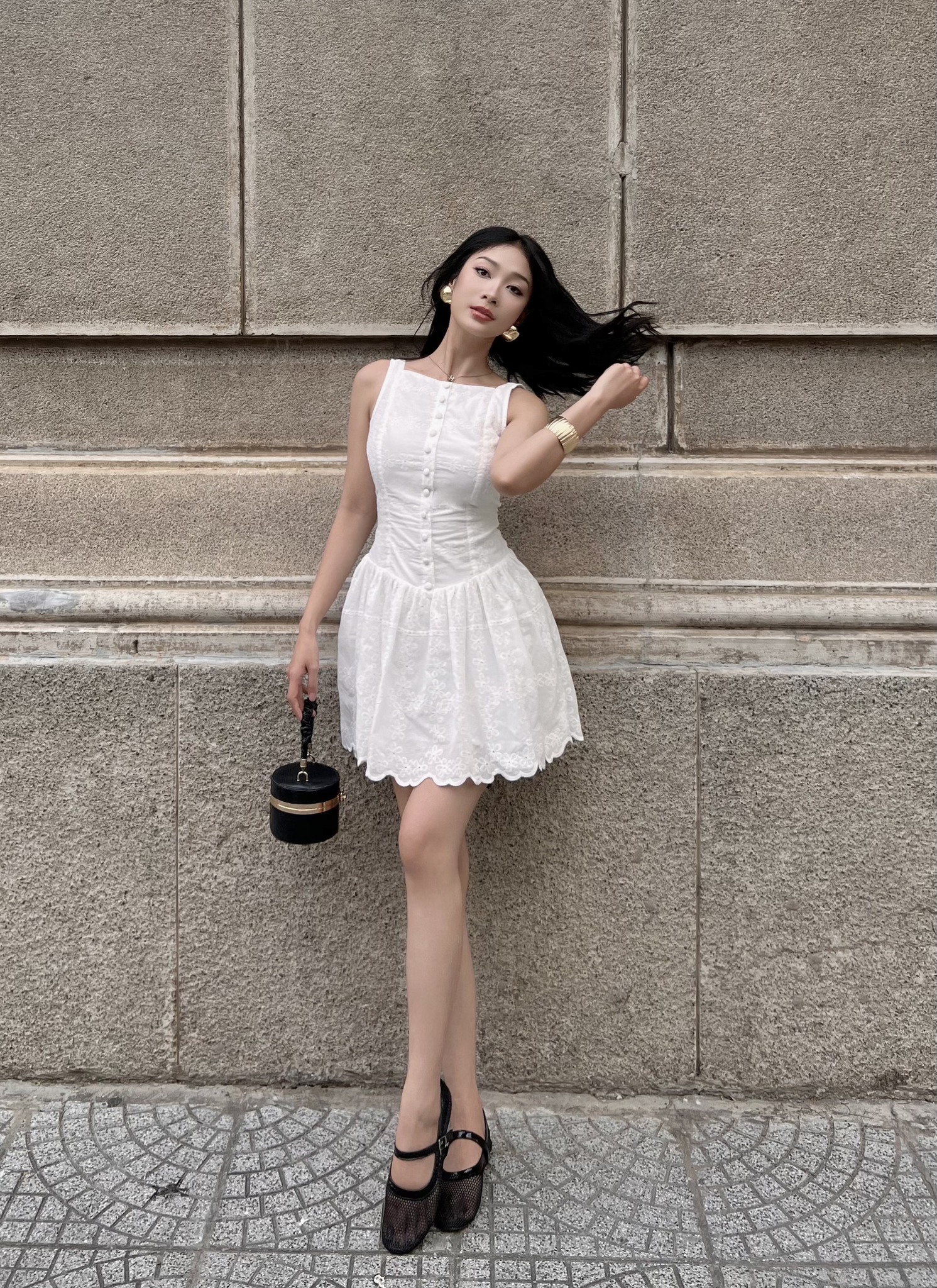 gái xinh mặc váy ngắn