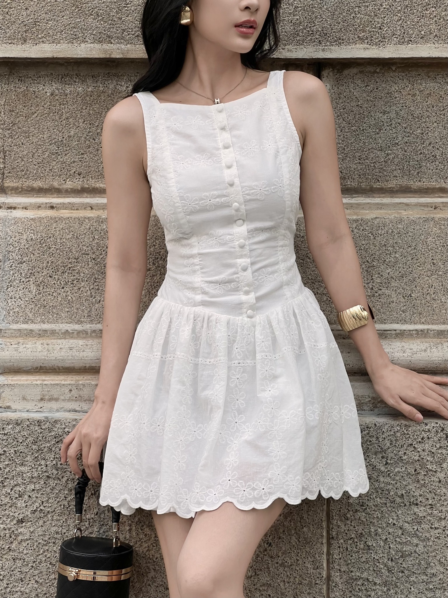 gái xinh mặc váy ngắn