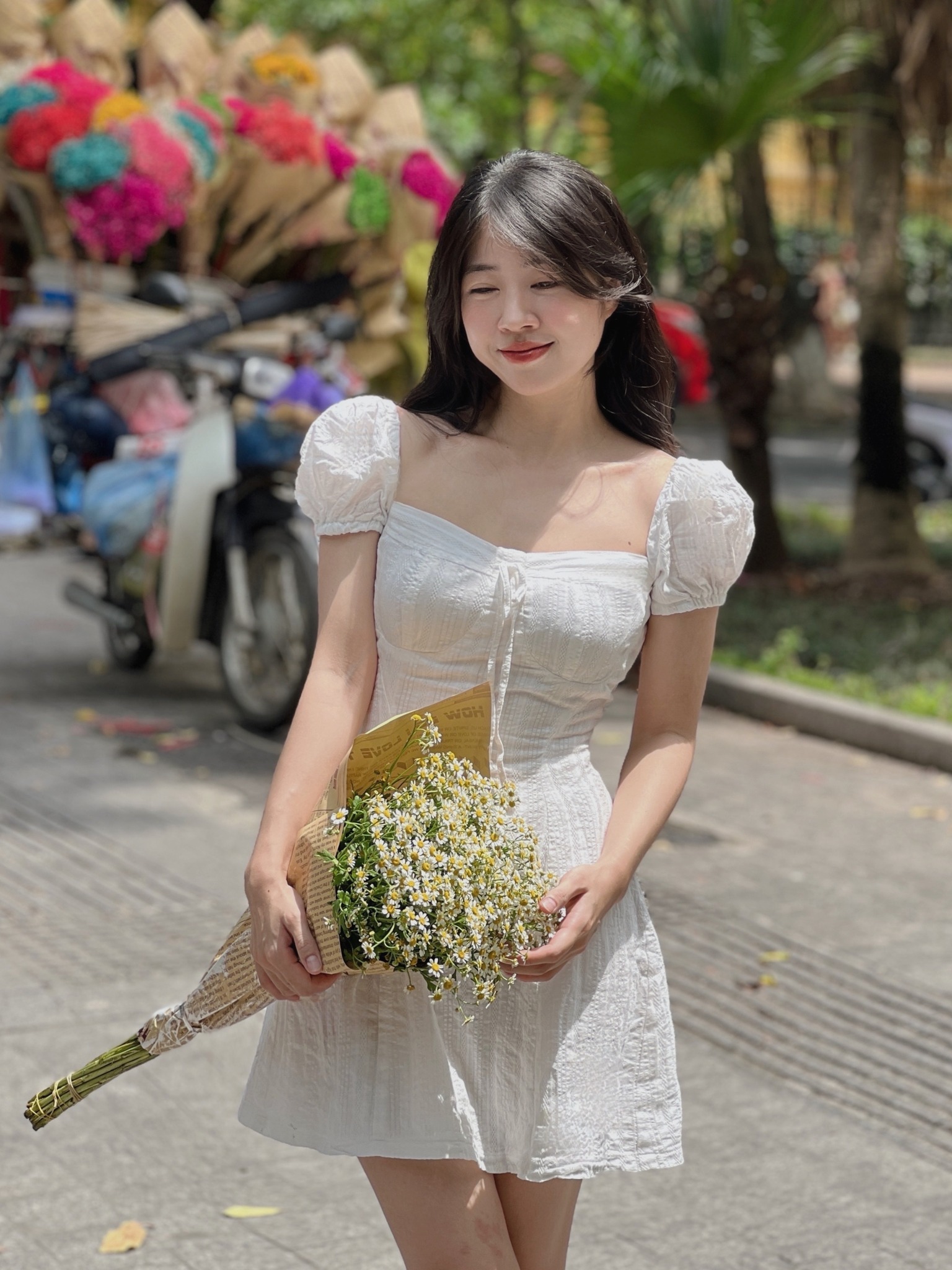 gái xinh mặc váy ngắn
