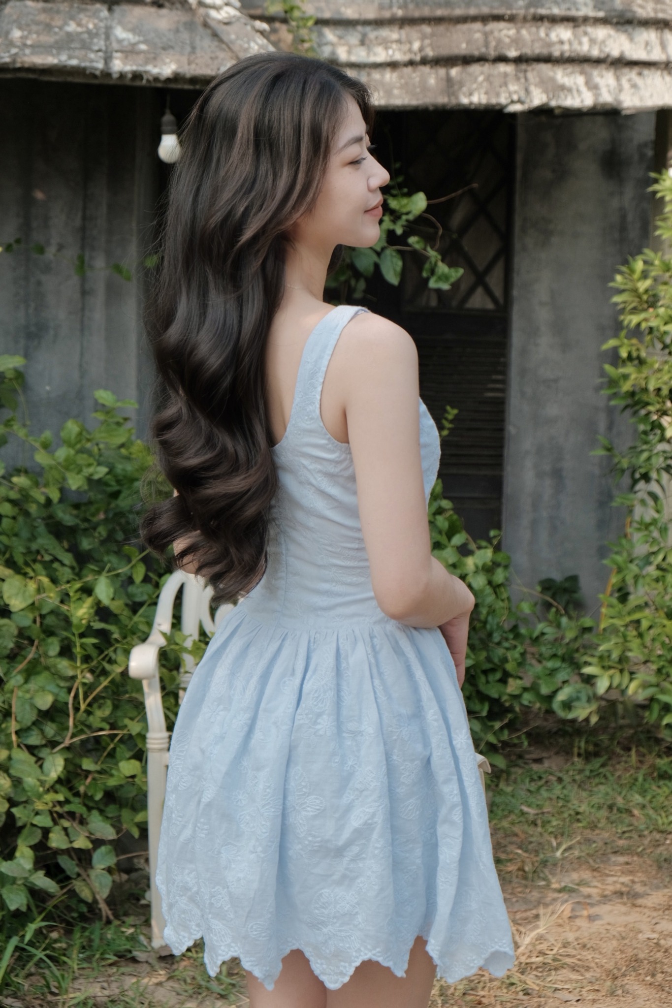 gái xinh mặc váy ngắn