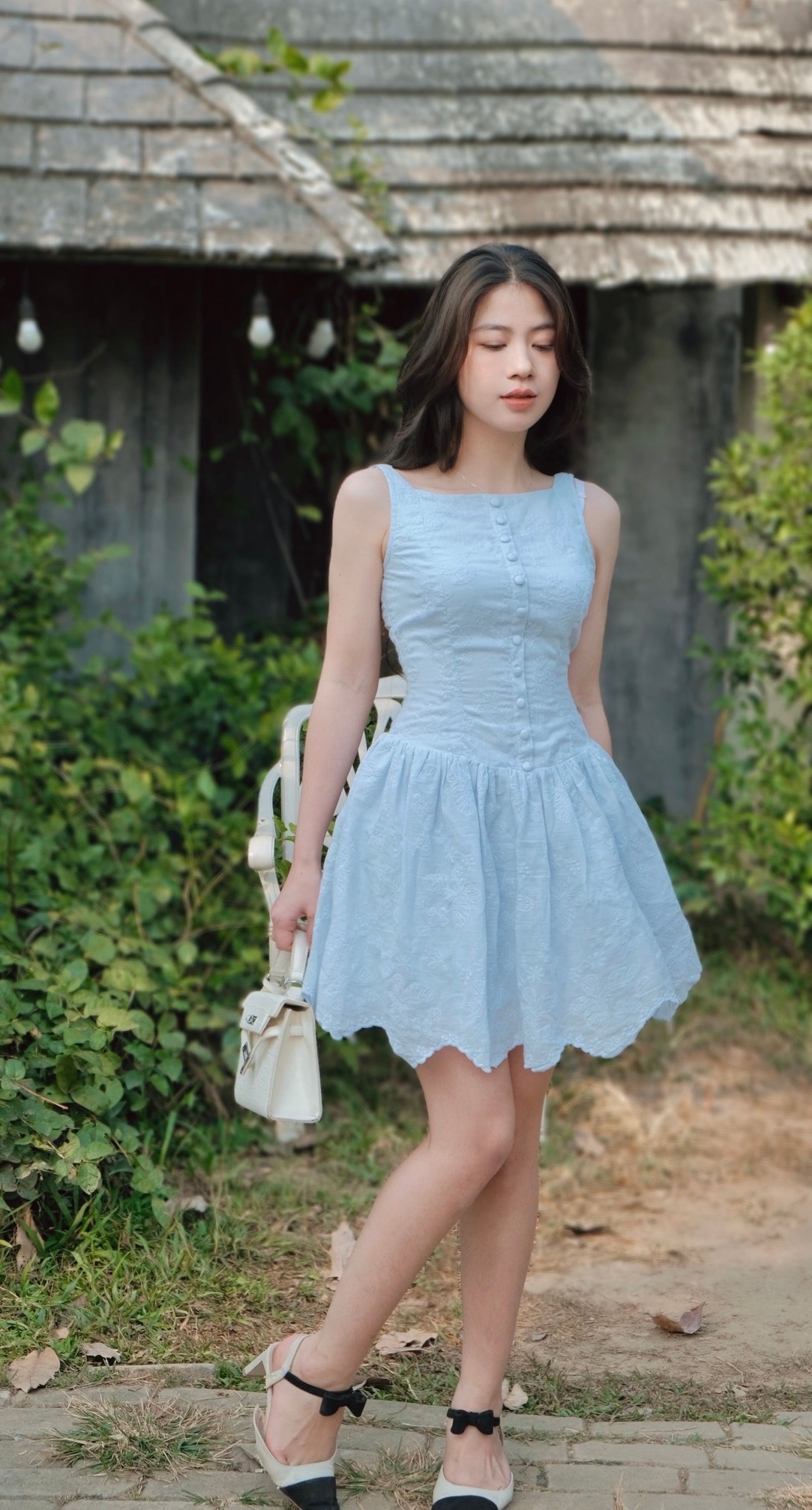 gái xinh mặc váy ngắn