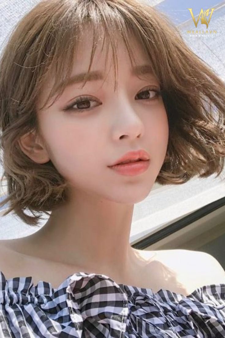 Kiểu tóc ngắn ngang cằm