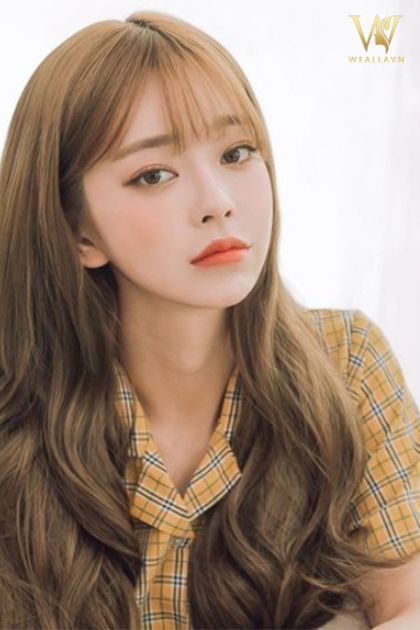 Nhuộm tóc màu vàng nâu