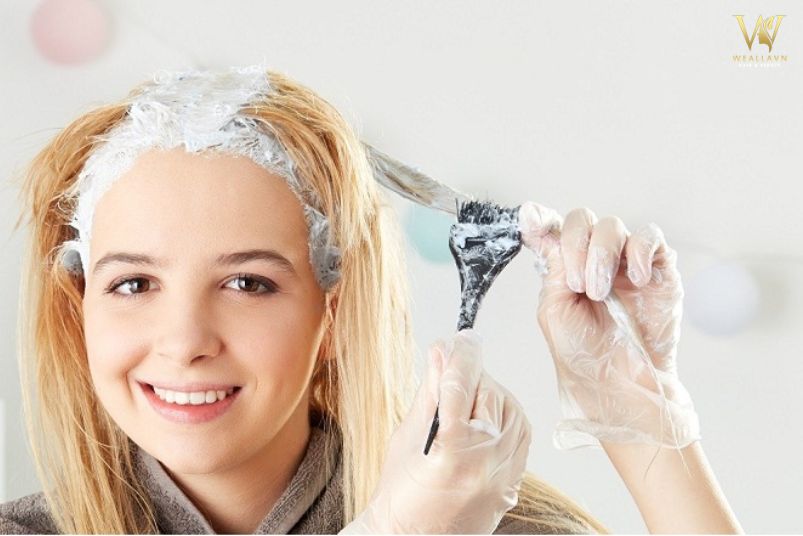 Kiểu tóc bạch kim xám khói