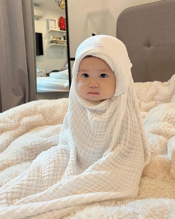 hình bé gái dễ thương